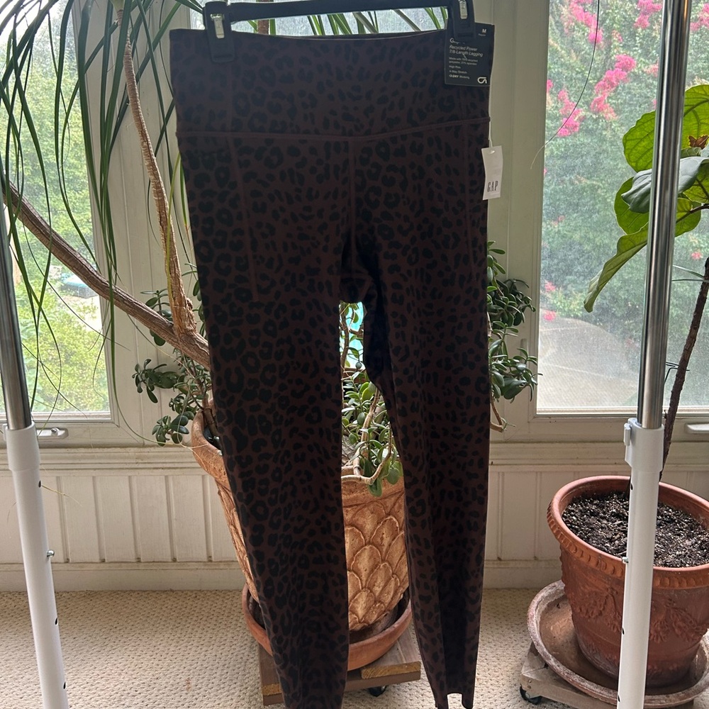 Gap, Size Medium